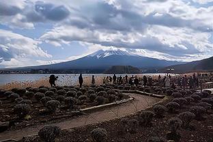 伊涅斯塔晒梅西日本行赛场射门等照片：一次精彩的东京之行